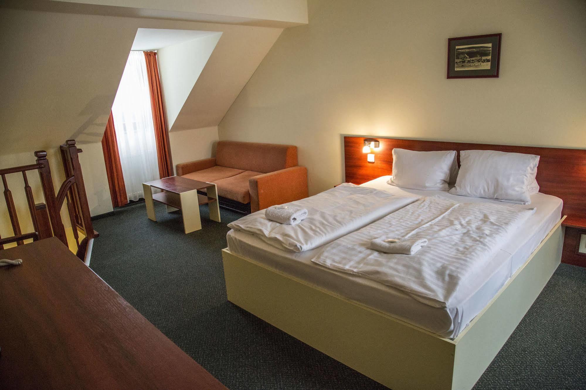 Aparthotel Ochsendorf Горни-Блатна Экстерьер фото
