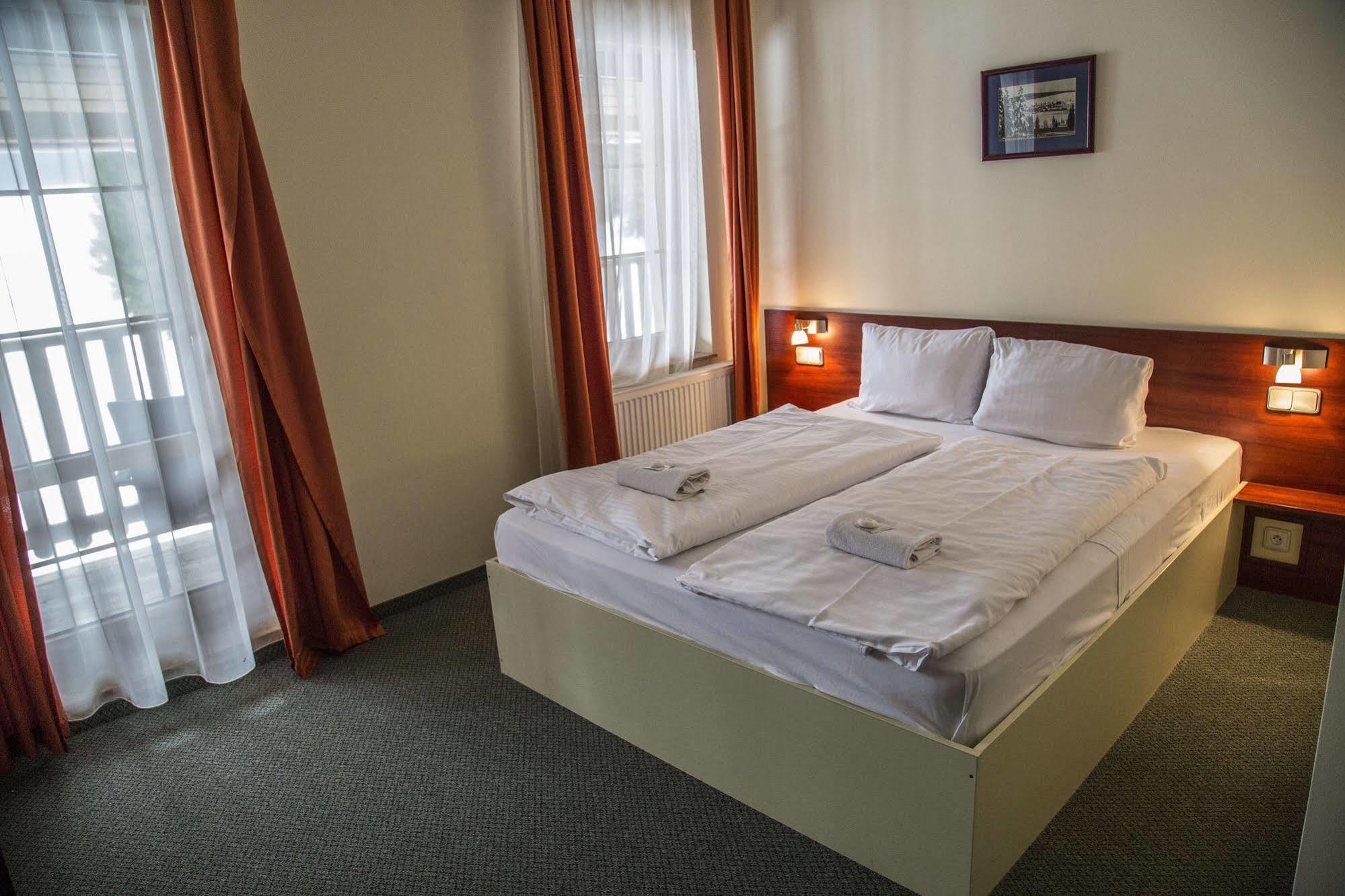Aparthotel Ochsendorf Горни-Блатна Экстерьер фото